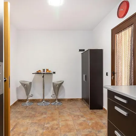 Flatguest Matorral + 3bdr + Bbq + Airport Διαμέρισμα *