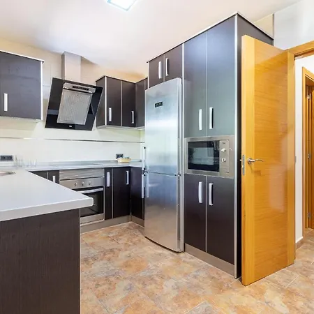 Διαμέρισμα Flatguest Matorral + 3bdr + Bbq + Airport *