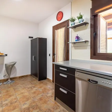 Διαμέρισμα Flatguest Matorral + 3bdr + Bbq + Airport *