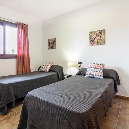 Διαμέρισμα Flatguest Matorral + 3bdr + Bbq + Airport *