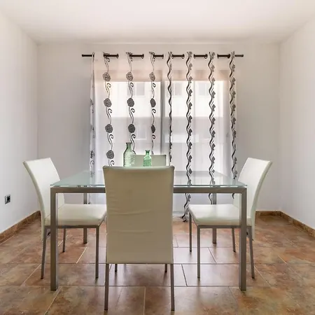 Apartment Flatguest Matorral + 3bdr + Bbq + Airport